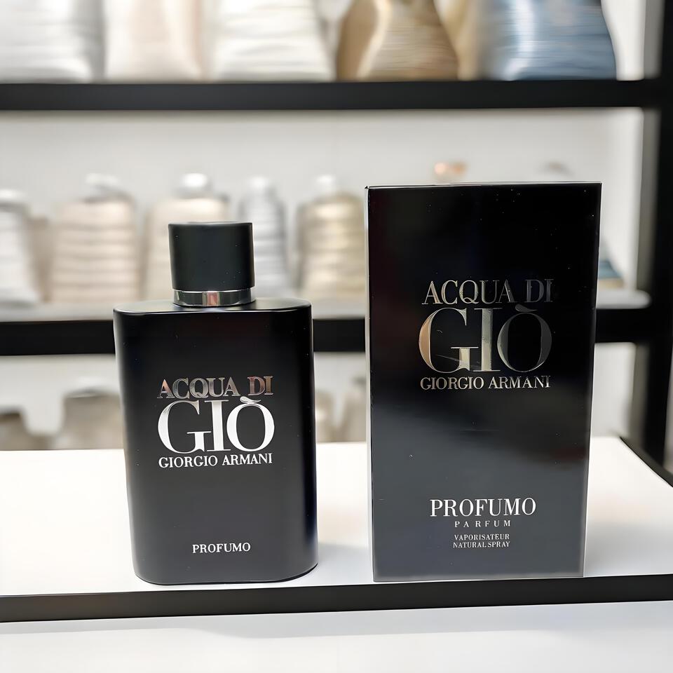 Giorgio Armani Acqua di Gio Men's Eau de Toilette | Black Bottle