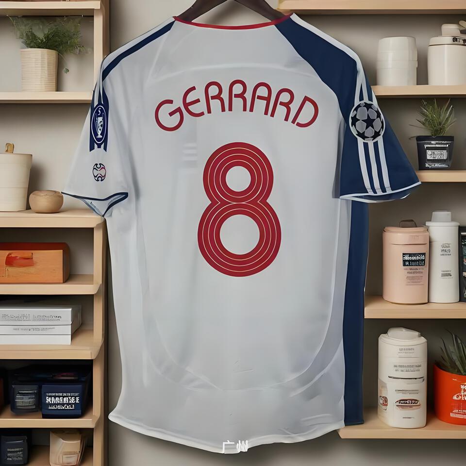 Liverpool FC Steven Gerrard 8 Home Jersey, White Football Shirt