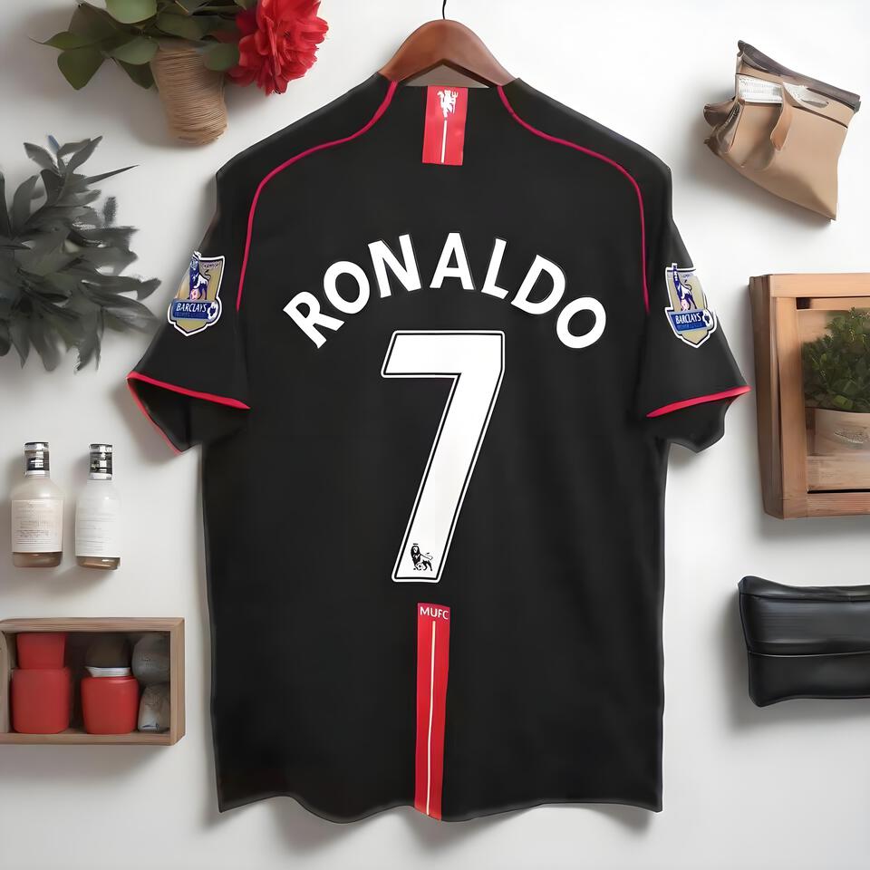 MUFC Retro CR7 Black Football Jersey - Vintage Cristiano Ronaldo Manchester United Shirt