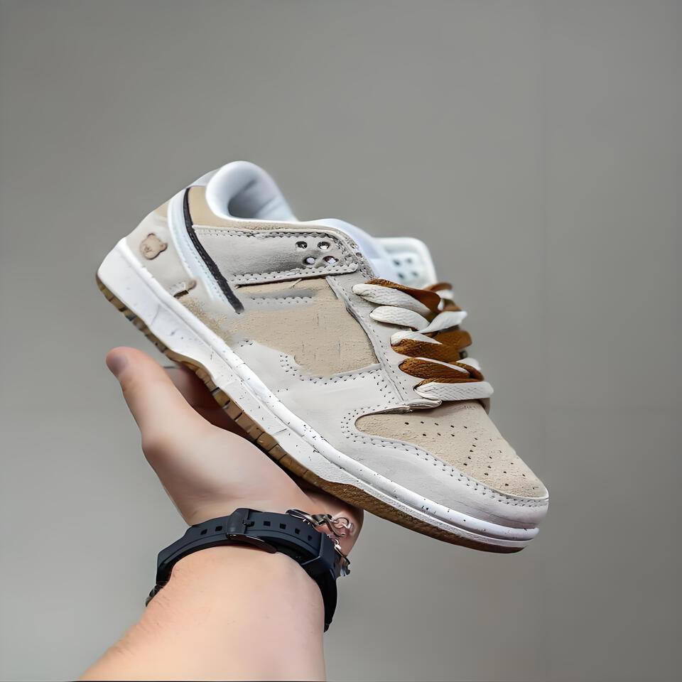 Nike Dunk Low Retro - Beige Brown Suede Vintage Sneakers