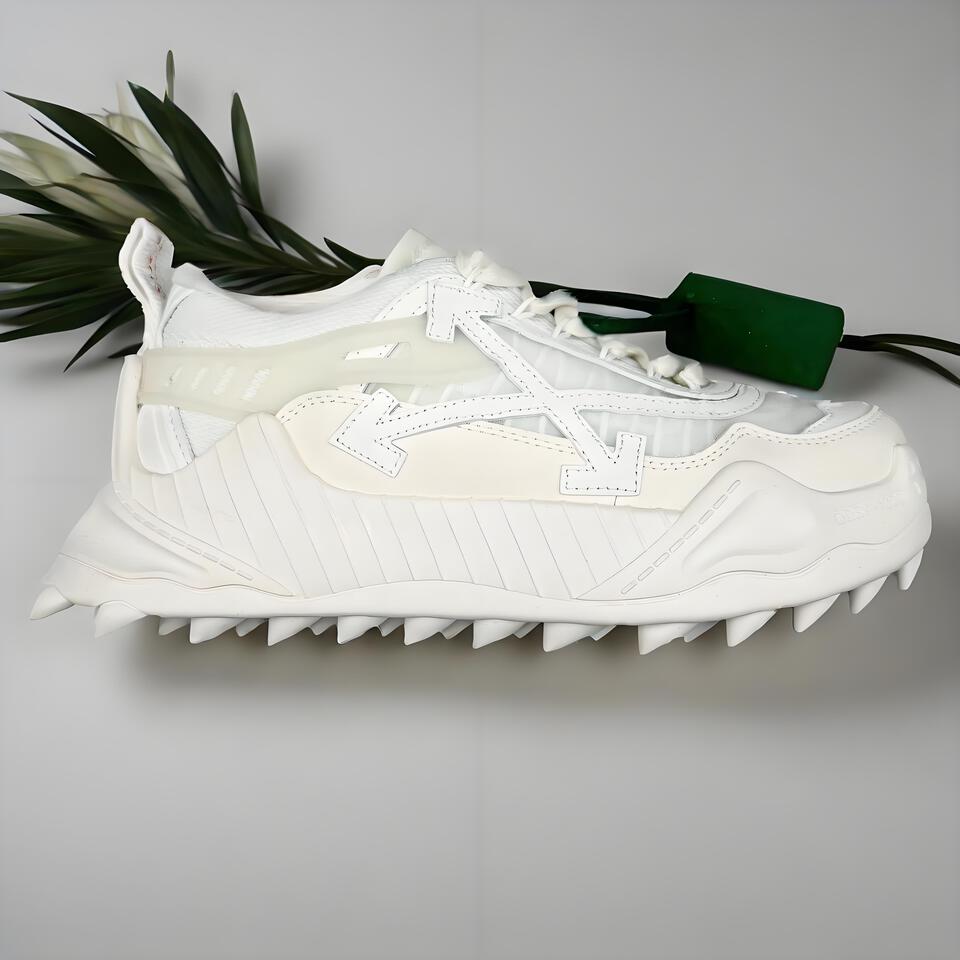 OFF-WHITE OOZY Cream White Arrow Logo Dad Sneakers