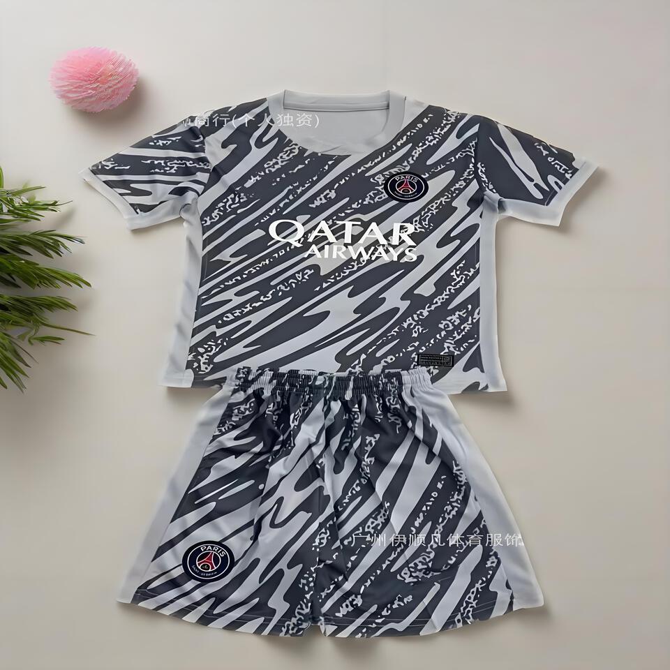 PSG Goalkeeper Jersey and Shorts Set - Official Grey Sportswear