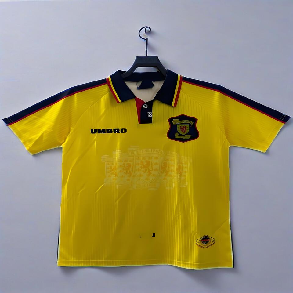 UMBRO Classic Yellow T-Shirt | Vintage Cotton Tee